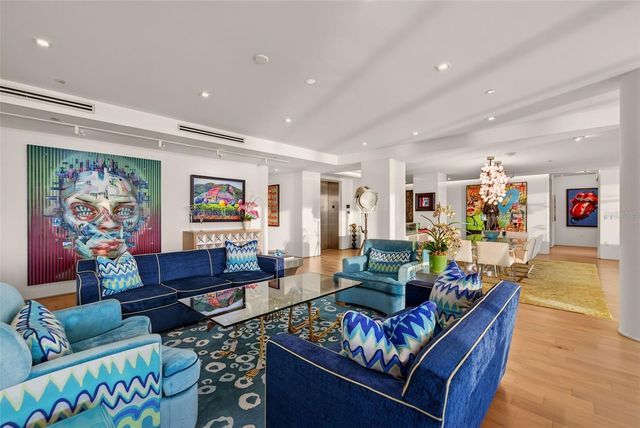 280 GOLDEN GATE POINT 300, Sarasota, FL 34236