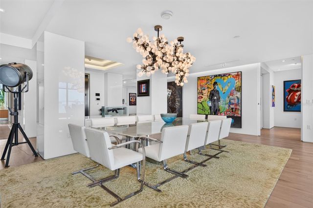 280 GOLDEN GATE POINT 300, Sarasota, FL 34236