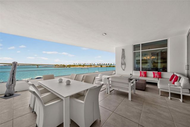 280 GOLDEN GATE POINT 300, Sarasota, FL 34236