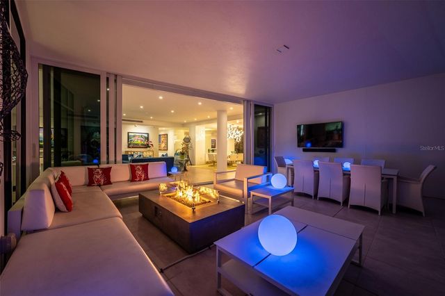 280 GOLDEN GATE POINT 300, Sarasota, FL 34236