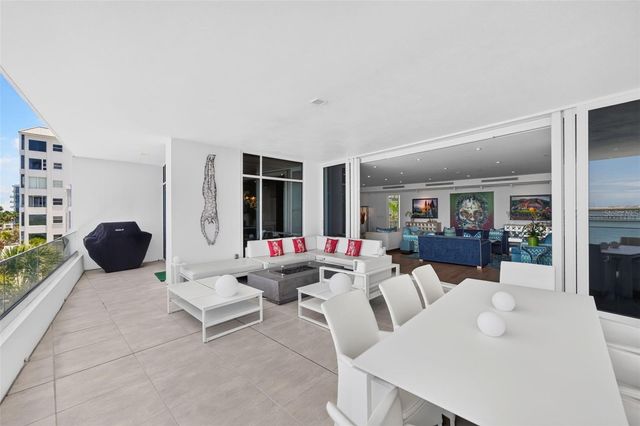 280 GOLDEN GATE POINT 300, Sarasota, FL 34236