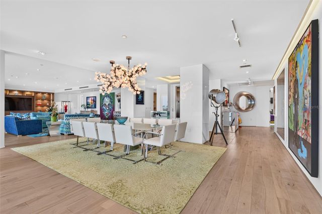 280 GOLDEN GATE POINT 300, Sarasota, FL 34236
