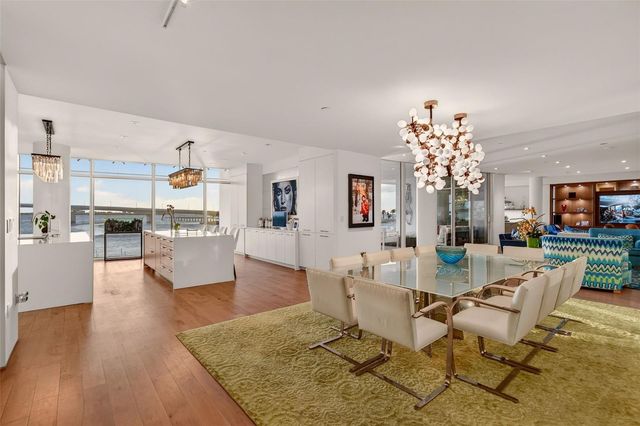280 GOLDEN GATE POINT 300, Sarasota, FL 34236