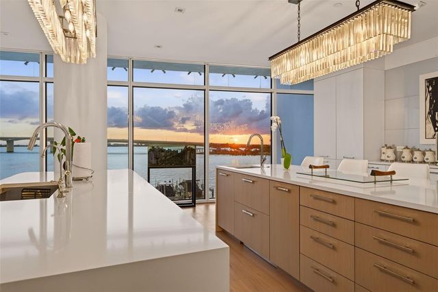 280 GOLDEN GATE POINT 300, Sarasota, FL 34236
