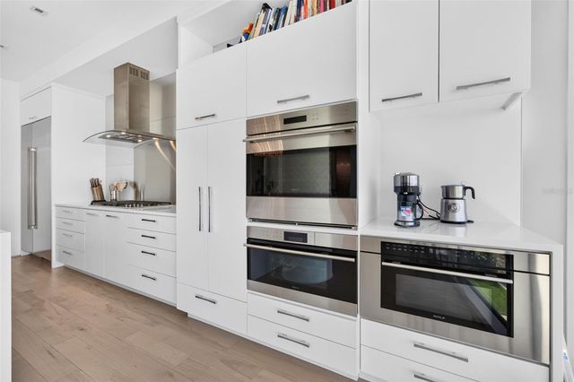 280 GOLDEN GATE POINT 300, Sarasota, FL 34236