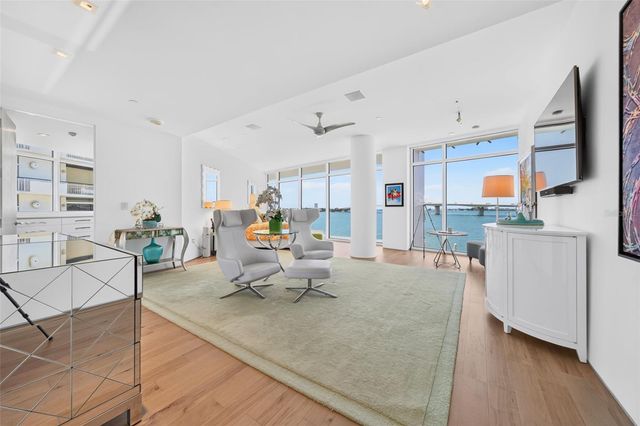 280 GOLDEN GATE POINT 300, Sarasota, FL 34236