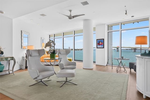 280 GOLDEN GATE POINT 300, Sarasota, FL 34236