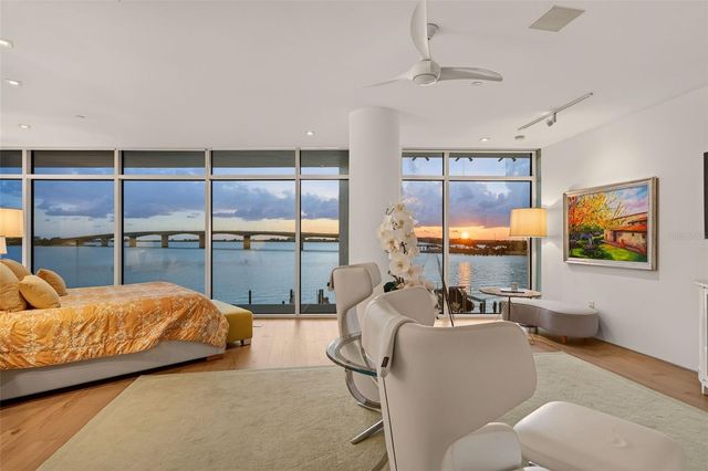 280 GOLDEN GATE POINT 300, Sarasota, FL 34236