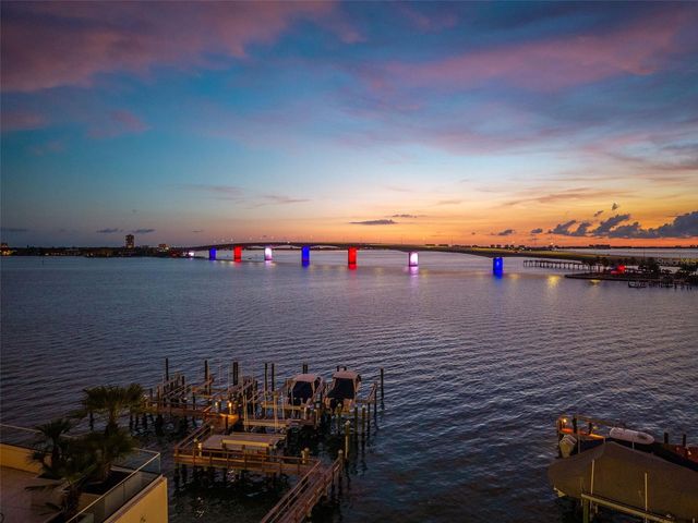 280 GOLDEN GATE POINT 300, Sarasota, FL 34236