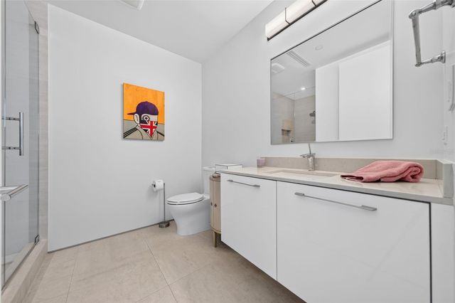 280 GOLDEN GATE POINT 300, Sarasota, FL 34236