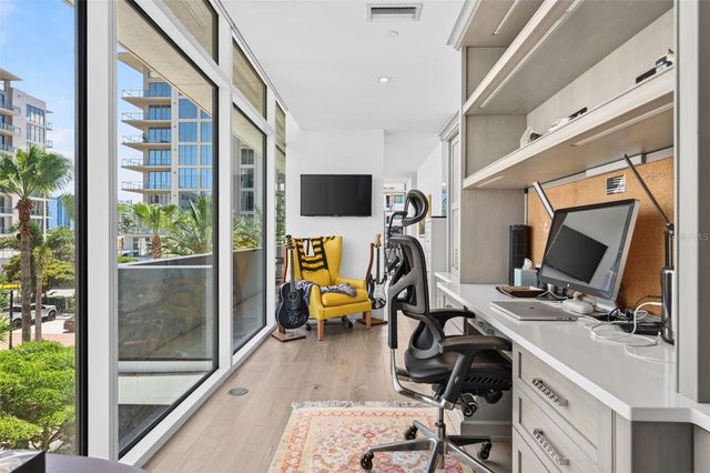 280 GOLDEN GATE POINT 300, Sarasota, FL 34236