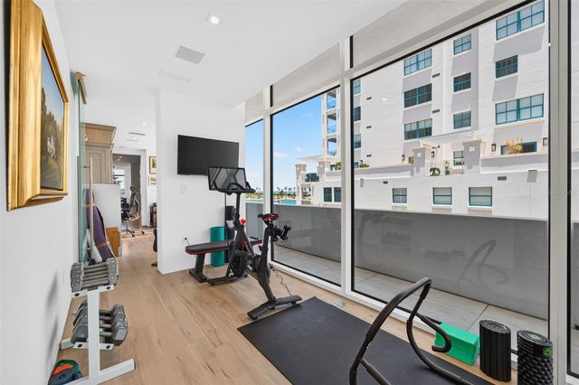 280 GOLDEN GATE POINT 300, Sarasota, FL 34236