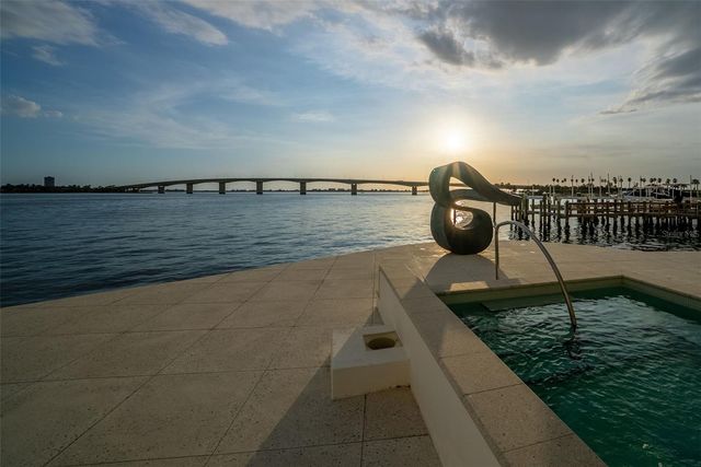 280 GOLDEN GATE POINT 300, Sarasota, FL 34236