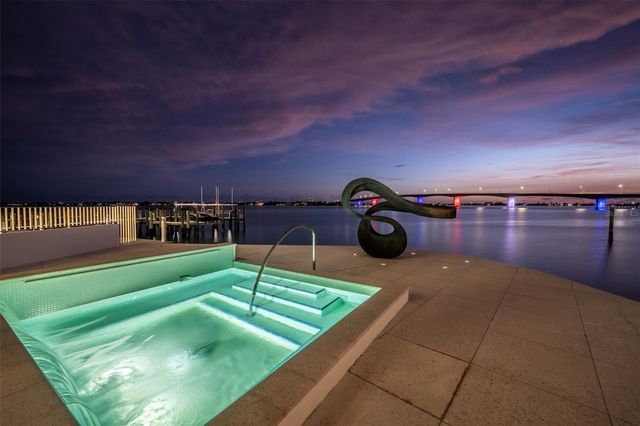 280 GOLDEN GATE POINT 300, Sarasota, FL 34236
