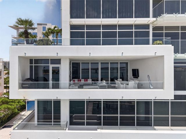 280 GOLDEN GATE POINT 300, Sarasota, FL 34236