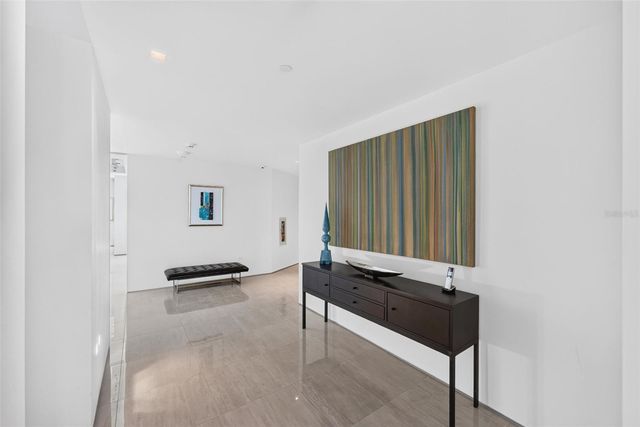 280 GOLDEN GATE POINT 300, Sarasota, FL 34236