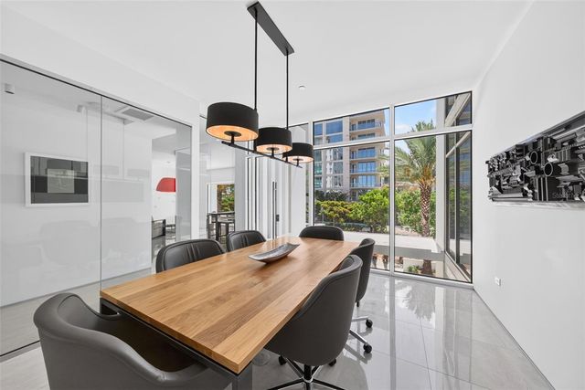 280 GOLDEN GATE POINT 300, Sarasota, FL 34236