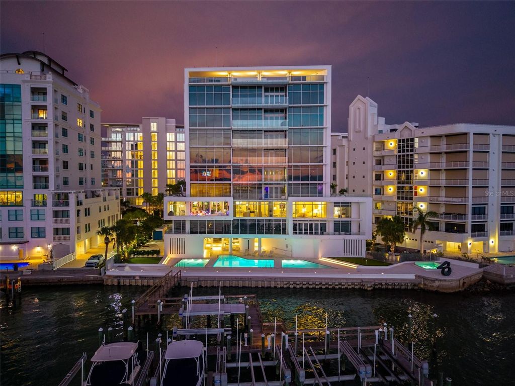 280 GOLDEN GATE POINT 300, Sarasota, FL 34236