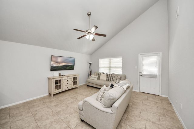 8126 Carillon Way, Rosharon, TX 77583