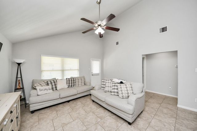 8126 Carillon Way, Rosharon, TX 77583