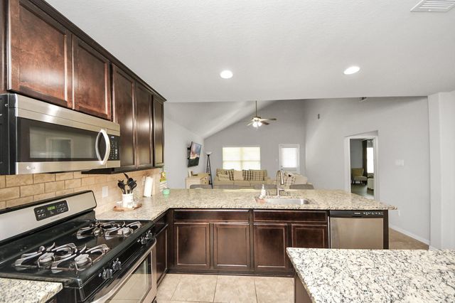 8126 Carillon Way, Rosharon, TX 77583