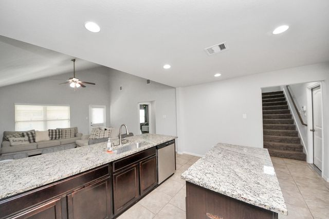 8126 Carillon Way, Rosharon, TX 77583