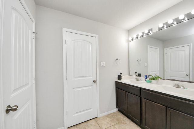 8126 Carillon Way, Rosharon, TX 77583