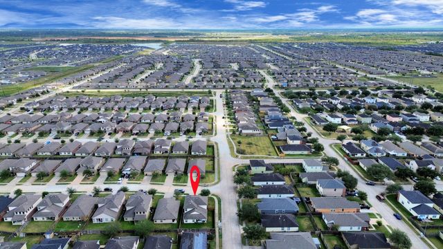 8126 Carillon Way, Rosharon, TX 77583