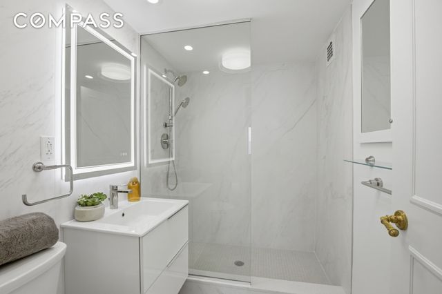 45 Sutton Pl S Apt 12L, New York City, NY 10022