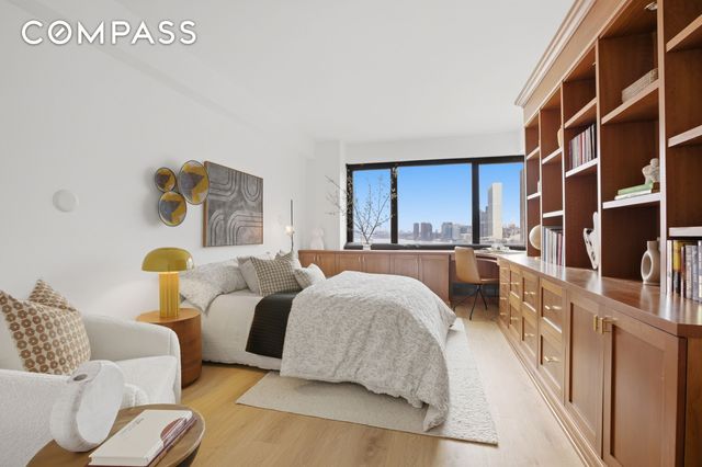 45 Sutton Pl S Apt 12L, New York City, NY 10022