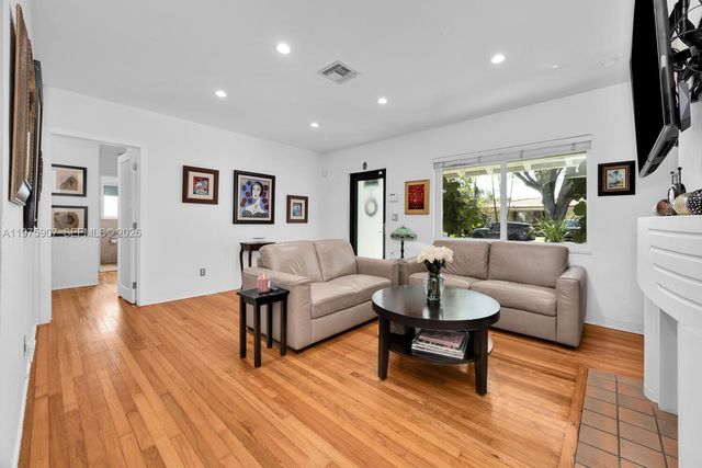 1005 Columbus Blvd, Coral Gables, FL 33134