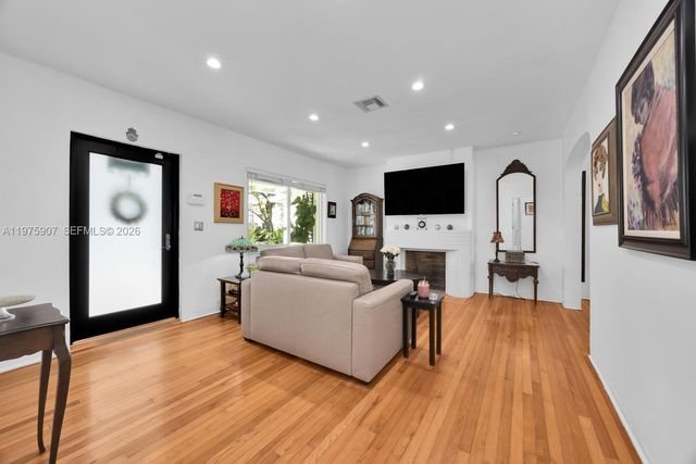 1005 Columbus Blvd, Coral Gables, FL 33134