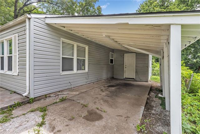 6011 Freeman Avenue, Kansas City, KS 66102