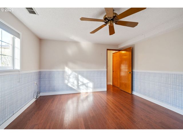 16615 CHURCHILL Dr, Gladstone, OR 97027