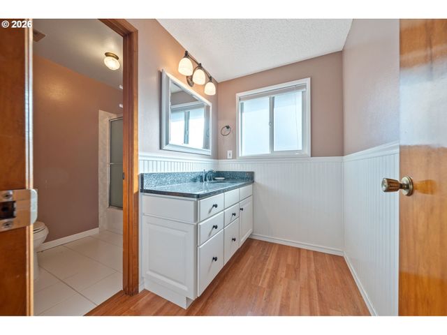 16615 CHURCHILL Dr, Gladstone, OR 97027