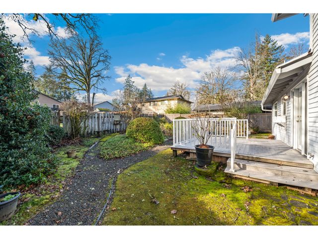 16615 CHURCHILL Dr, Gladstone, OR 97027