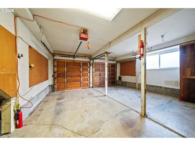 16615 CHURCHILL Dr, Gladstone, OR 97027