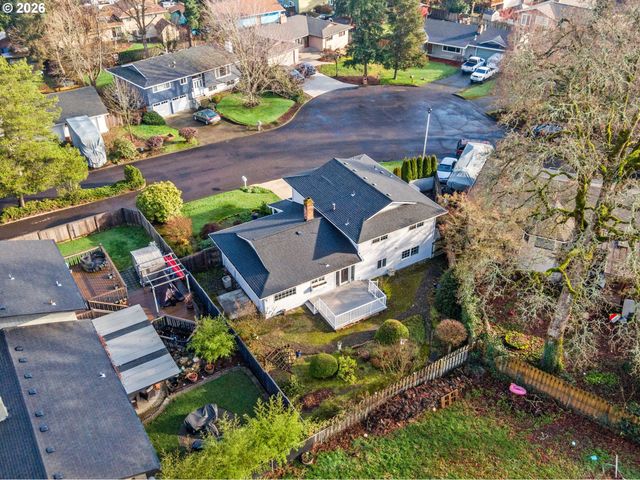 16615 CHURCHILL Dr, Gladstone, OR 97027