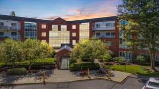 461 Place Ln 461, Woburn, MA 01801