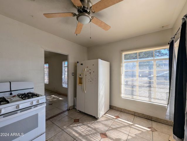 1314 W WHITTON Avenue, Phoenix, AZ 85013