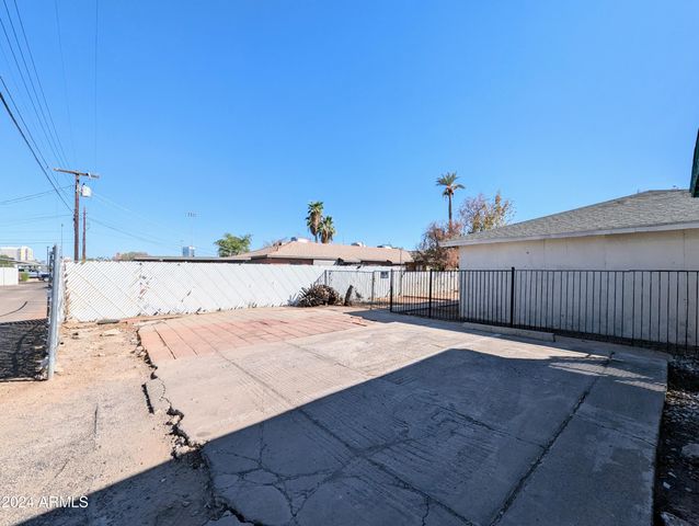 1314 W WHITTON Avenue, Phoenix, AZ 85013