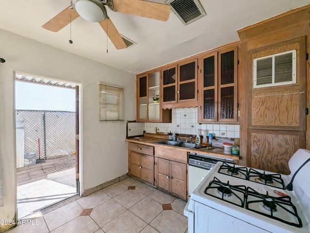 1314 W WHITTON Avenue, Phoenix, AZ 85013
