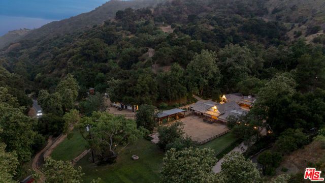 3099 Mandeville Canyon Road, Los Angeles, CA 90049