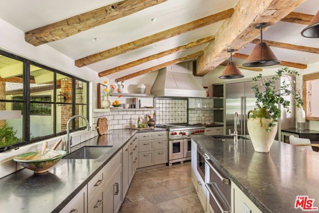 3099 Mandeville Canyon Road, Los Angeles, CA 90049