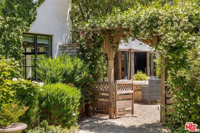 3099 Mandeville Canyon Road, Los Angeles, CA 90049