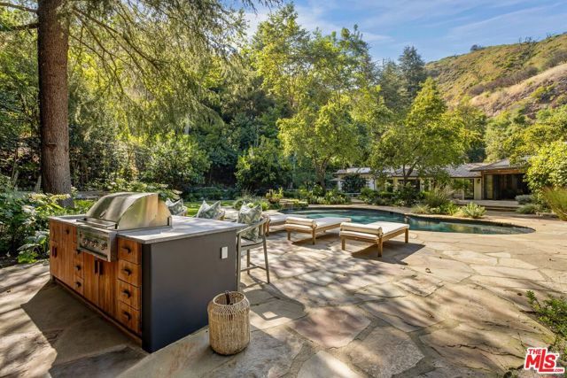 3099 Mandeville Canyon Road, Los Angeles, CA 90049