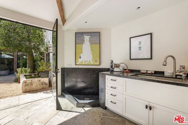 3099 Mandeville Canyon Road, Los Angeles, CA 90049