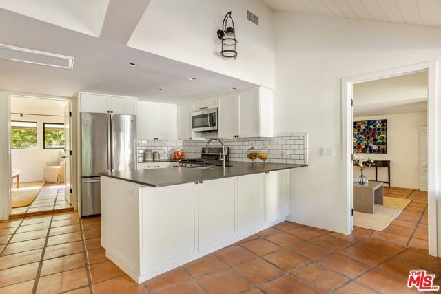 3099 Mandeville Canyon Road, Los Angeles, CA 90049