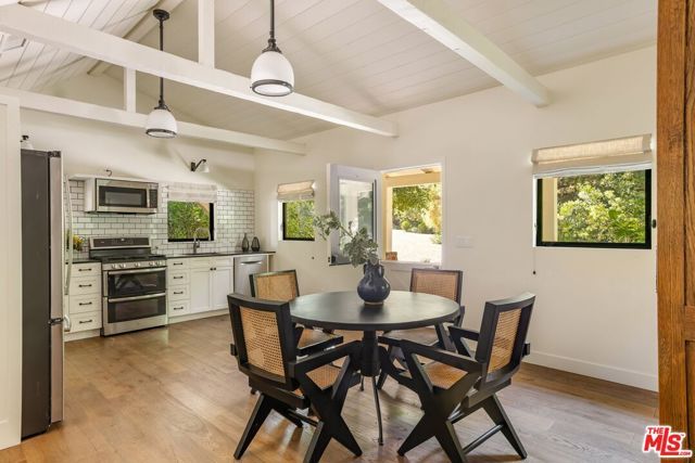 3099 Mandeville Canyon Road, Los Angeles, CA 90049