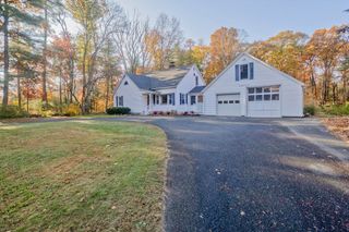 225 State St, Belchertown, MA 01007